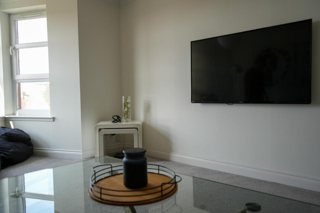 Modern Apartment Ayr Town Centre Prestwick Eksteriør bilde